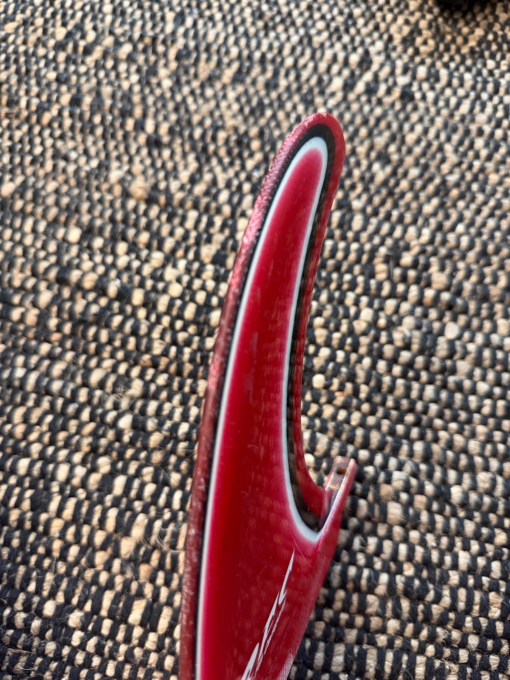 RRC Rainbow Fin Company Red Surfboard Center Fin 6 Inch - Picture 5 of 5